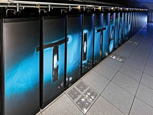 Superračunalnik Cray Titan s teoretično zmogljivostjo 27 petaFLOPS ima 18.688 kartic Nvidia Tesla K20X, ki ima vsaka 2688 jeder.