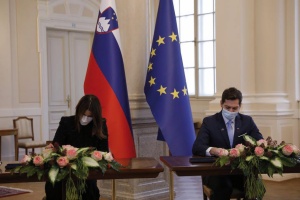 Slovenija in Google - Neznosna lahkost podpisovanja