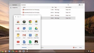 Deviške korake operacijskega sistema Chrome OS je spremljala vrsta nerodnosti, od katerih velja izpostaviti zaklenjenost v celozaslonski način. Samsungov Chromebook tretje serije ima vmesnik Aura, ki zna delati z okni.