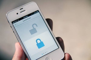 Aplikacija za zaklepanje in odklepanje ključavnice Lockitron prek mobilnega telefona