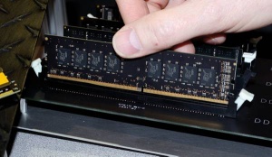 Pomnilniški moduli DDR4 bodo sicer imeli 288 kontaktov, a se sicer od modulov prejšnjih generacij po videzu in obliki ne bodo dosti razlikovali.
