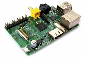 Raspberry Pi, prvi splošnonamenski mikroračunalnik, ki je vzbudil zanimanje svetovne javnosti.