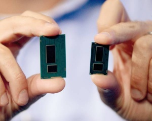 Primerjava velikosti procesorjev z arhitekturo Ivy Bridge (levo) in Haswell (desno)