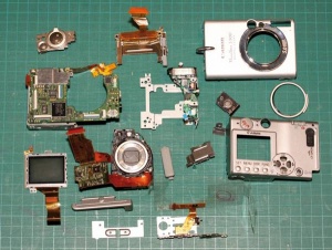 Sestavni deli digitalnega fotoaparata Canon S500