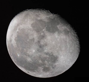 Takole smo s teleskopom posneli mesec.