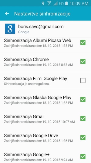 	Sinhronizacija Googlovih storitev na našo željo poteka samodejno. Z njo na novo napravo zlahka prenesemo levji delež podatkov s starega telefona ali tablice.