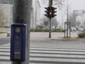 Obe fotografiji sta posneti tako rekoč hkrati s pomočjo nove funkcije, v vsakem primeru pa smo določili drugo točko ostrenja. Pri tem lahko določimo še več točk, glede na mrežo 49 tipal.