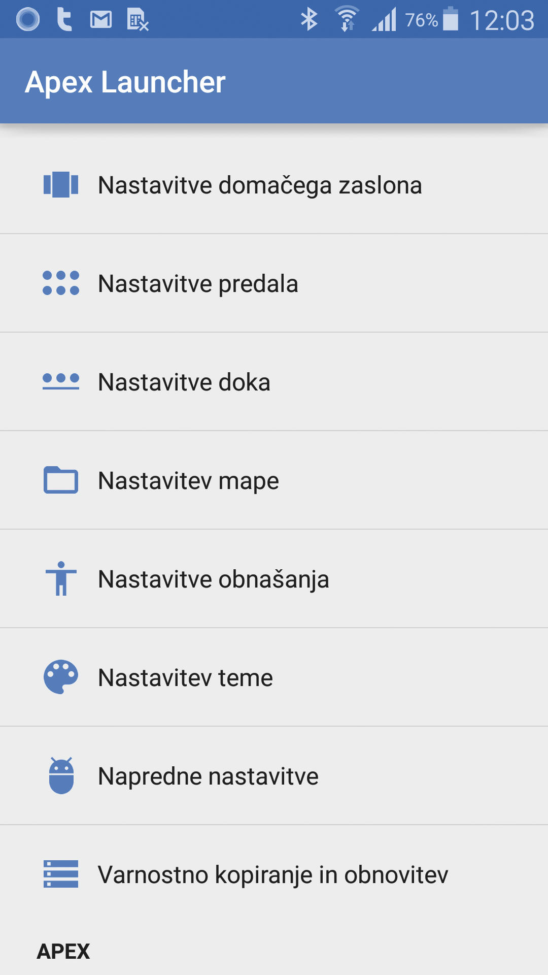 Med nezahtevnimi zaganjalniki po številu zmožnosti prevladuje Apex Launcher.