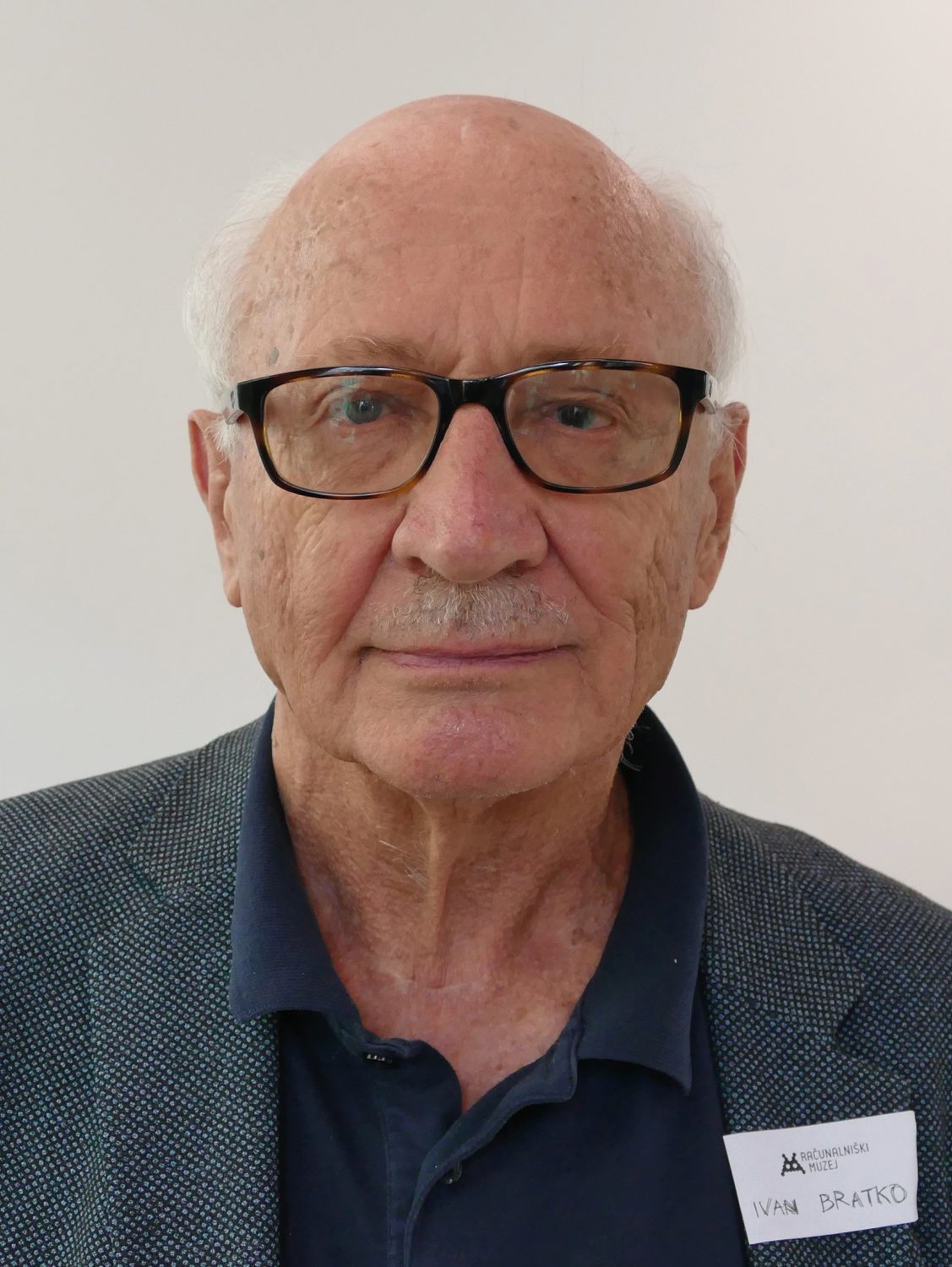 Ključna osebnost slovenske umetne inteligence je profesor Ivan Bratko.