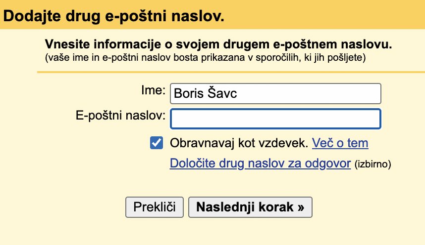 Naslov elektronske pošte je neke vrste osebna izkaznica na internetu. Na srečo jih lahko imamo več.