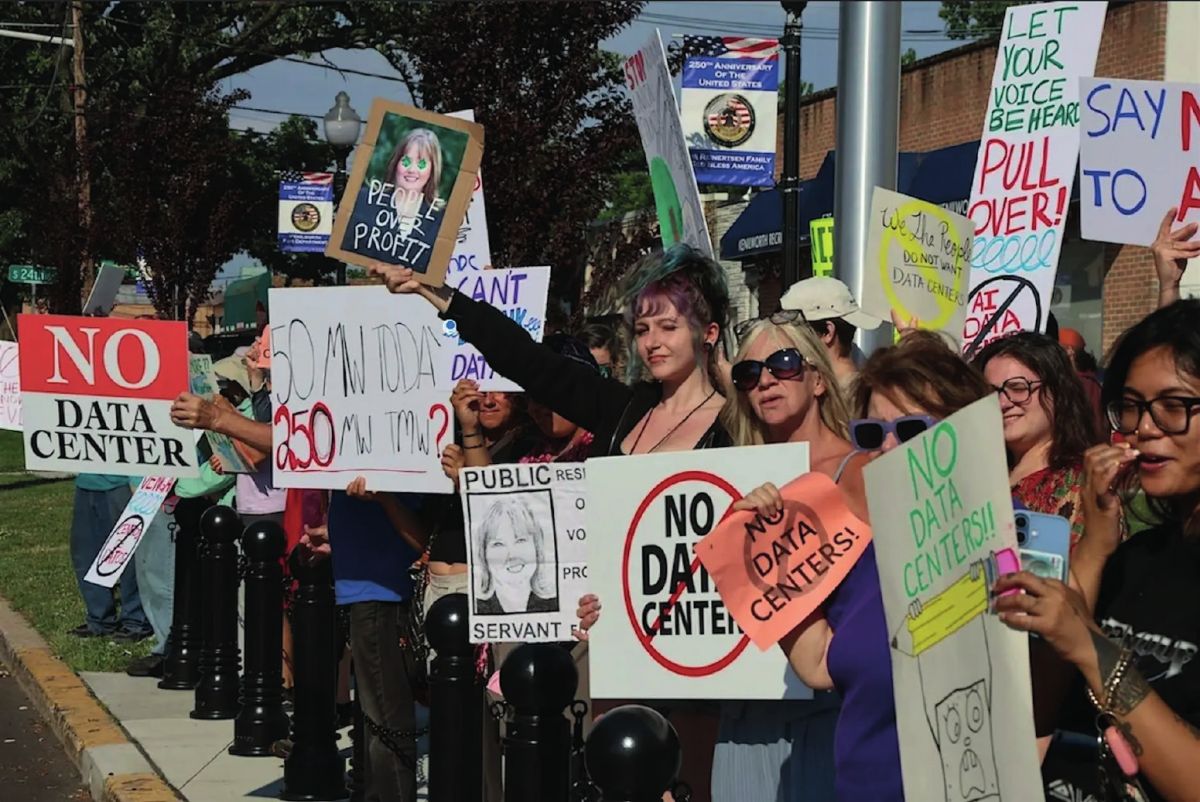 Julijski protesti proti gradnji novih centrov v Kenilworthu v New Jerseyju.