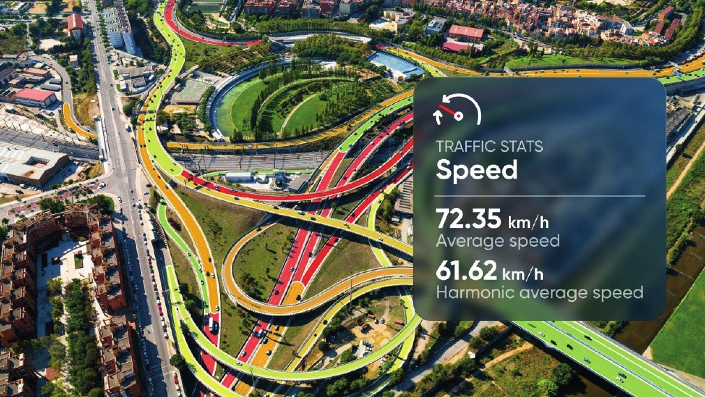 Z zbiranjem anonimiziranih podatkov iz milijonov povezanih naprav, avtomobilskih flot in mobilnih aplikacij je podjetje TomTom ustvarilo storitev TomTom Traffic.