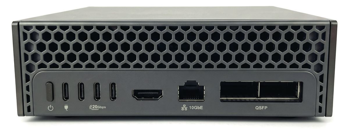 DGX OS že v osnovi ponuja vse potrebno za vzpostavitev strežbe umetne inteligence.