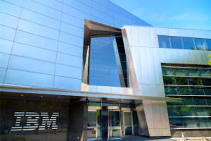 IBM se bo razdelil v dve podjetji