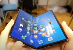 Video: Huawei Mate X2