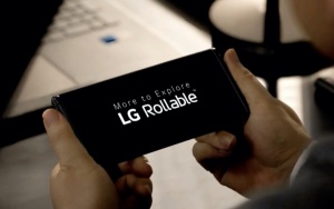 LG najavlja telefon z "navitim" zaslonom