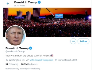 Twitter in Facebook Trumpu blokirala račun