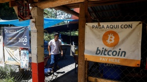 Črni oblaki nad bitcoinom v Salvadorju