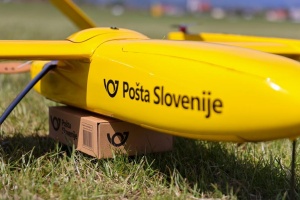 Pošta z dronom dostavila pošiljko na Vršič