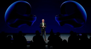 Nova Sonyeva čelada za navideznoresnične igre se bo imenovala Playstation VR2