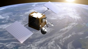 OneWebu bo satelite izstreljeval kar tekmec SpaceX