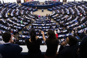 Evropski parlament potrdil enotne polnilnike