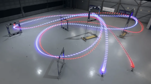 Umetna inteligenca je premagala najboljše profesionalne pilote dronov