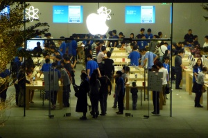 Apple podpisal večletno večmilijardno pogodbo z Broadcomom