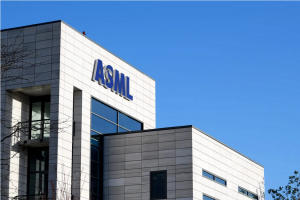 Kitajska podjetja ne bodo smela več kupovati ASML-jevih strojev za proizvodnjo čipov
