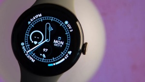 Google novo uro z enakim steklom prodaja kot bolj vzdržljivo