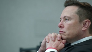 Elon Muskčez noč ob 56 milijard ameriških dolarjev