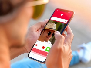 Tinder izbira fotografije s pomočjo umetne inteligence
