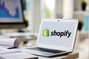 Shopify brez novih zaposlitev, če se ne dokaže, da dela ne zmore opraviti UI
