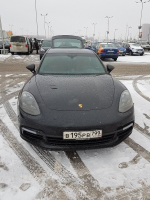 V Rusiji so na daljavo onesposobili vse porscheje