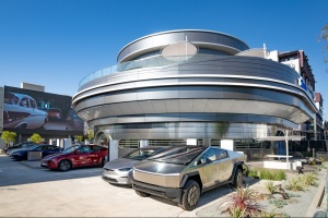 <span><span>Tesla odprla prvo restavracijo</span></span>