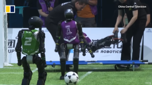 Na Kitajskem gostili prvo nogometno tekmo robotov z umetno inteligenco