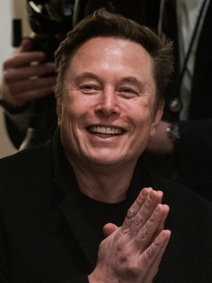 Musk: Grok ne slači več ljudi. Uporabnikom to še uspeva