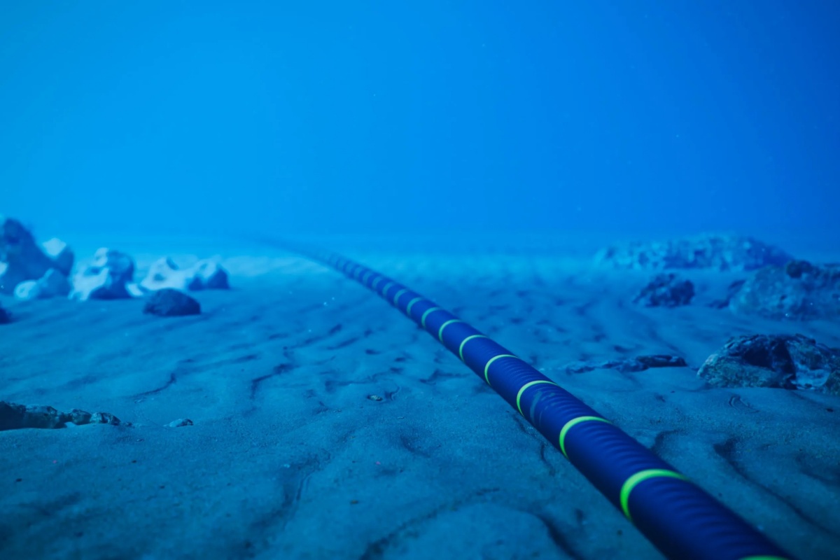 Odstranili bodo prvi čezoceanski optični kabel