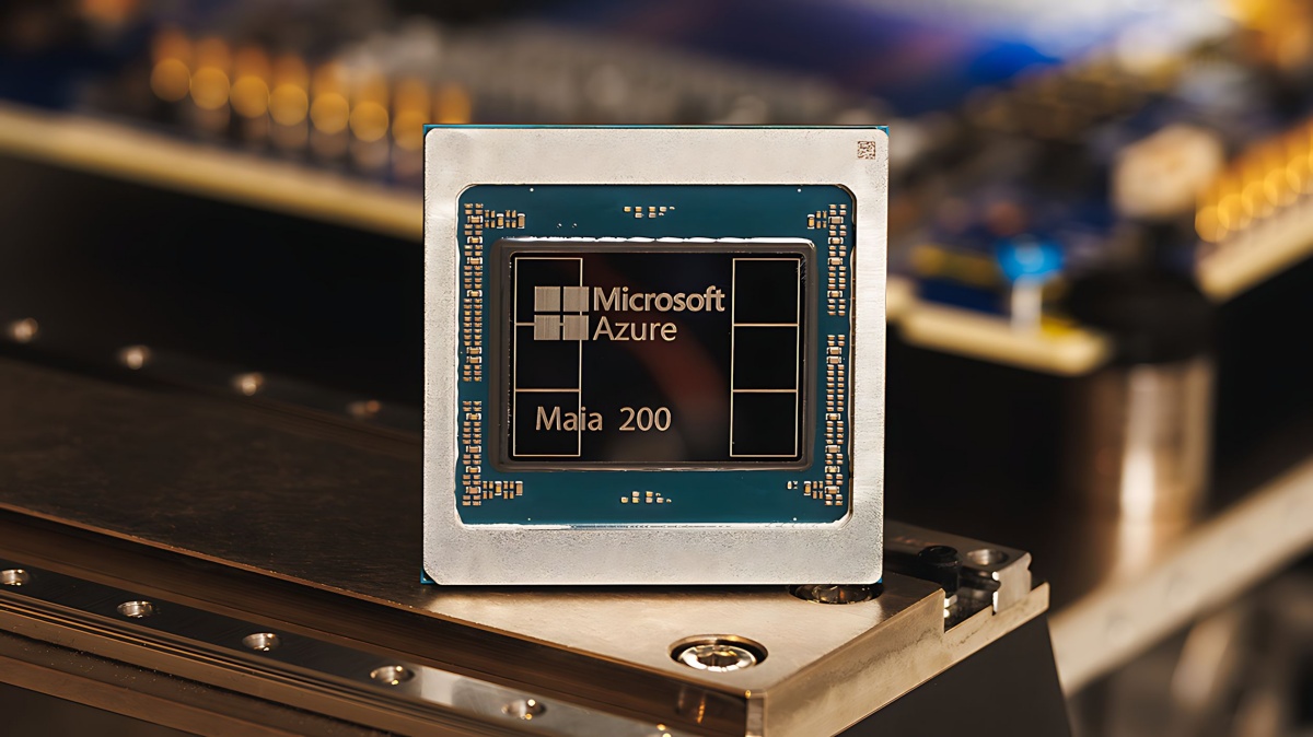 Microsoft s procesorjem Maia 200 napoveduje novo dobo lastnih čipov za umetno inteligenco.