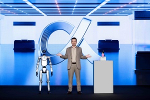 HONOR na MWC 2026 z Robot Phone, humanoidnim robotom in Magic V6 napovedal novo dobo umetne inteligence