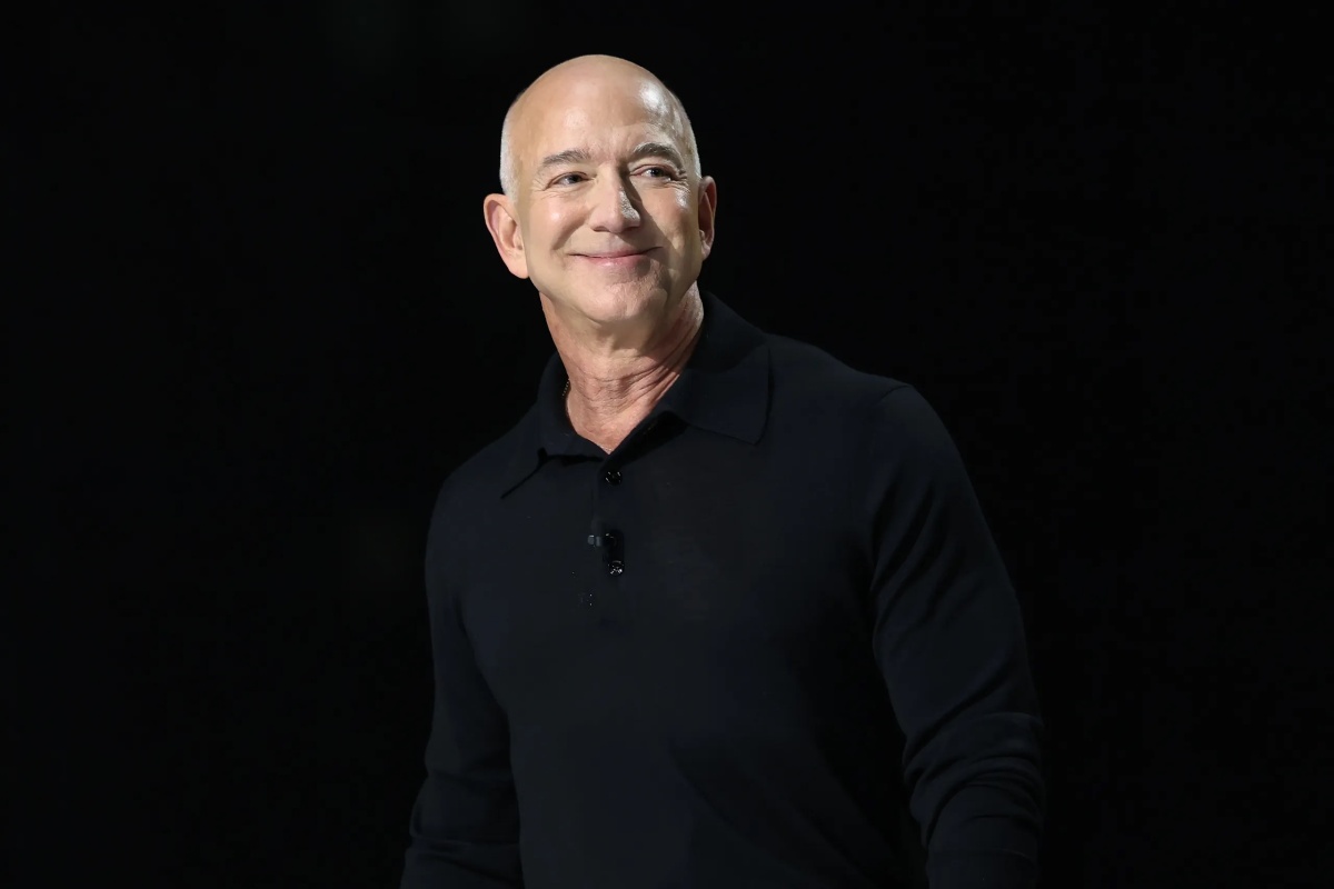 Bezos ima najnižjo plačo v vodstvu Amazona