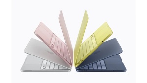 Apple z najcenejšim MacBookom v zgodovini podrl vse rekorde