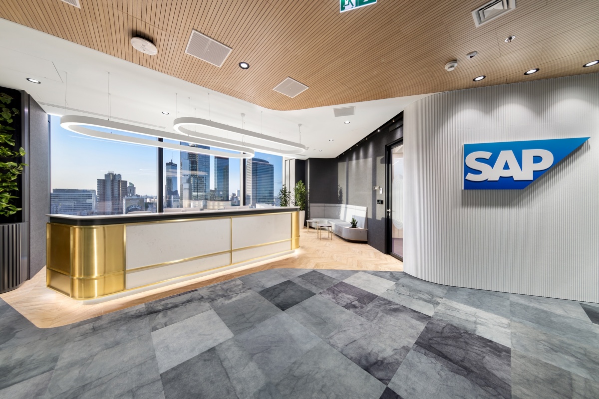 SAP odpira trg podpore in se izogne ostrim evropskim sankcijam