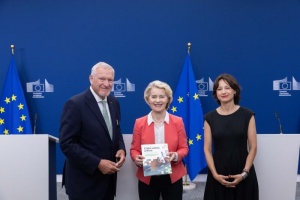 EU: prihajajo omejitve družbenih omrežij za mladoletne