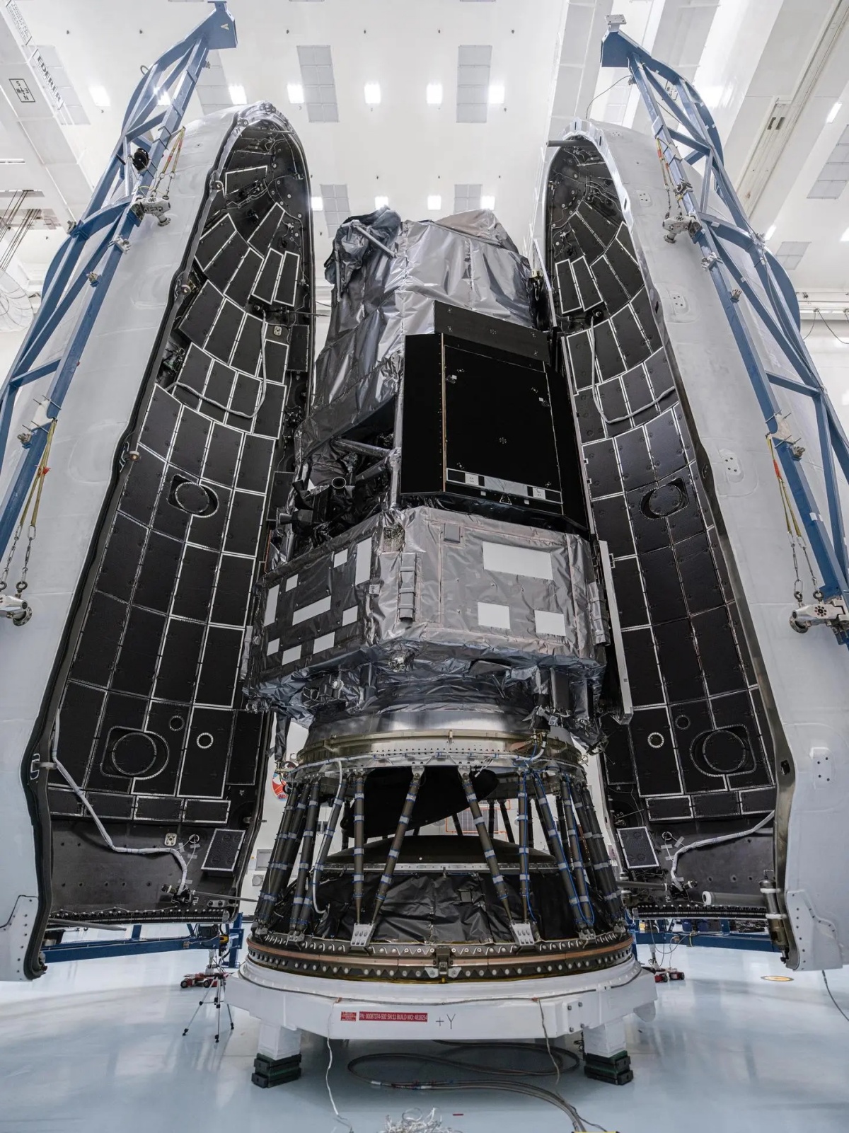 Nasa poslala v vesolje teleskop, ki vidi stokrat dlje in širše od Hubbla!