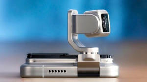 Prvi pametni telefon z vgrajenim robotom