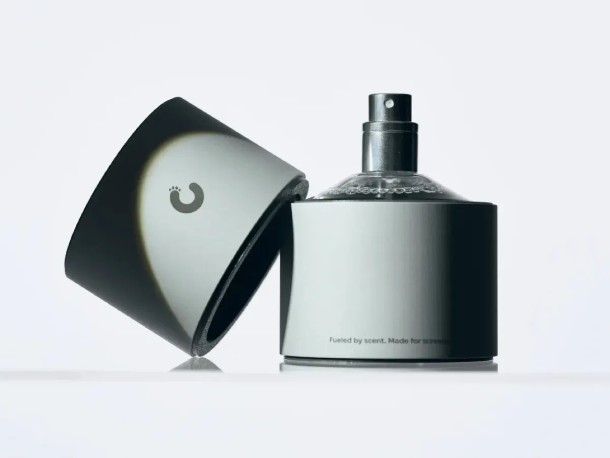 Čistilo za zaslone, ki izgleda in diši kot vrhunski parfum