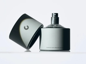 Čistilo za zaslone, ki izgleda in diši kot vrhunski parfum