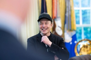 Elon Musk bi združil SpaceX in Teslo