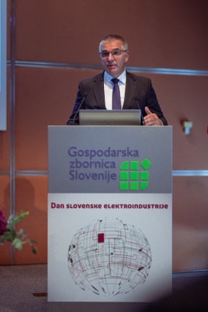 <strong>Negotove mednarodne razmere in poplave v Sloveniji bodo vplivale tudi na poslovanje slovenske elektroindustrije</strong>
